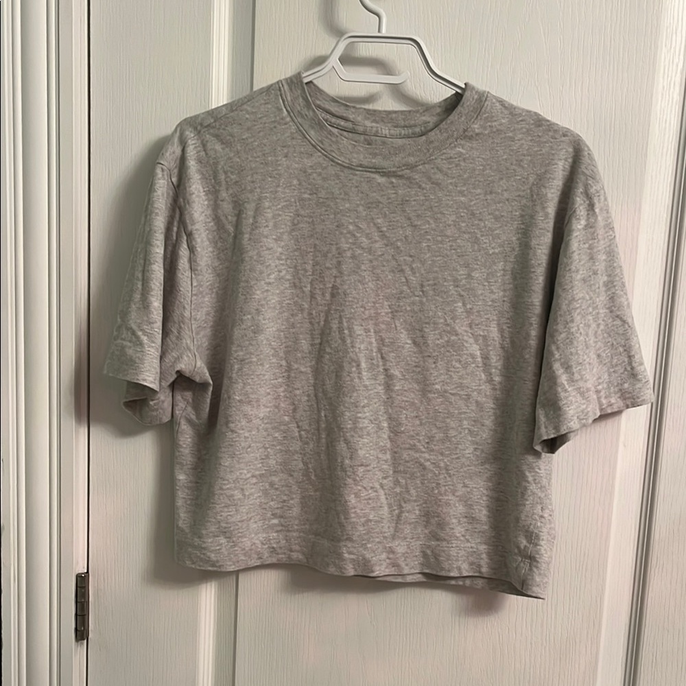A&F Gray Cropped T-Shirt
